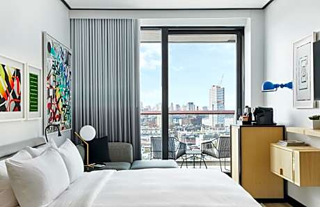 Gotham King with Balcony