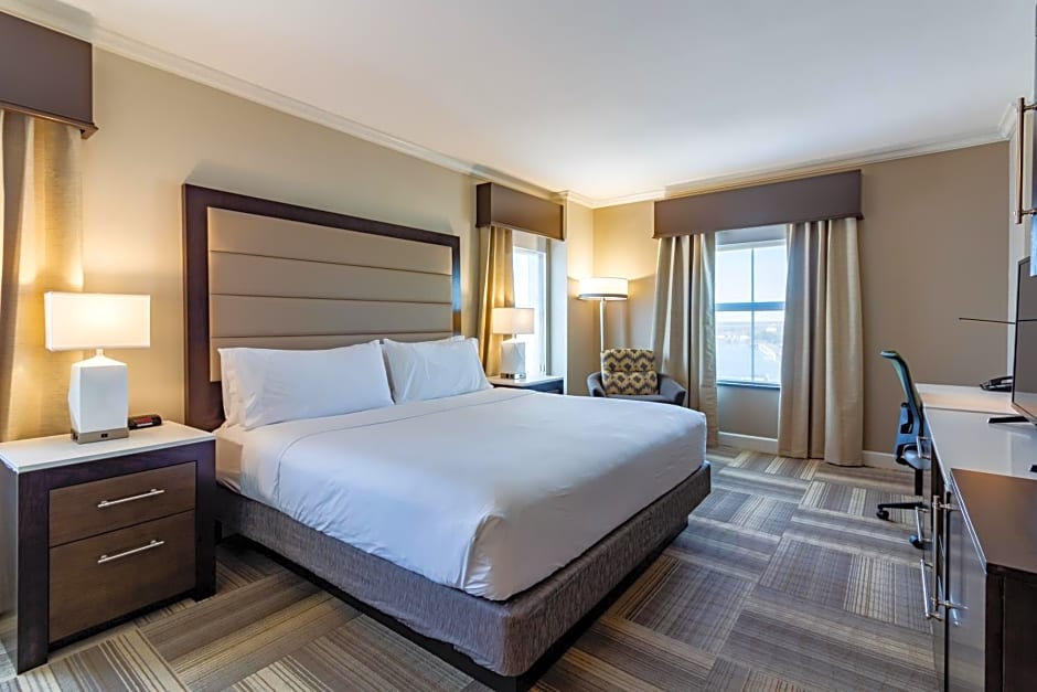 Holiday Inn Express Savannah - Historic District, an IHG Hotel