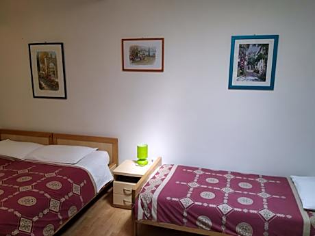 Triple Room with Private Bathroom