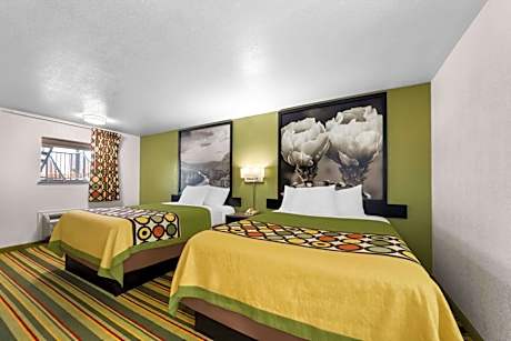 Queen Room with Two Queen Beds - Non-Smoking