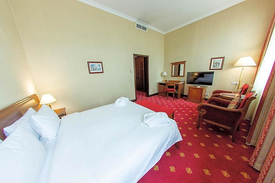 Grand Tien Shan Hotel