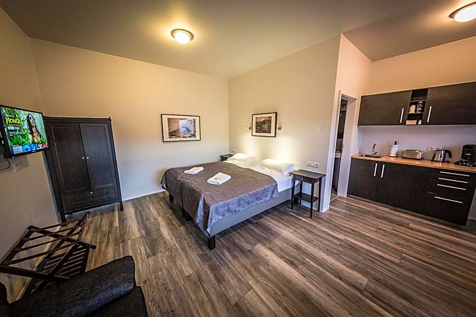 Bakki Apartments & Hostel