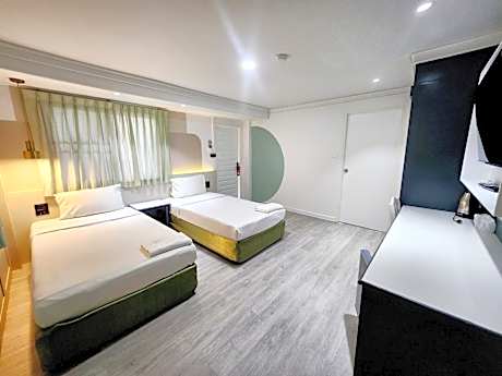 Deluxe Twin Room