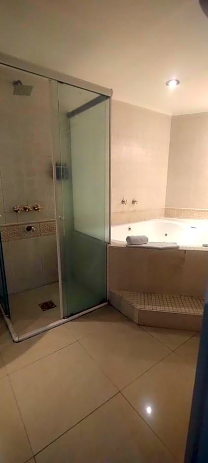Plaza Real Suites Hotel