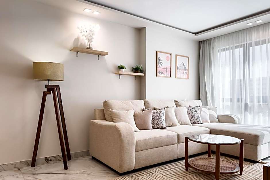 The 2BDR Radiant Residence 5 min to Airport