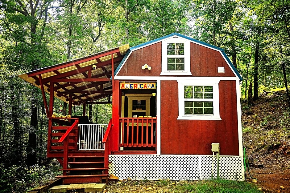 The Americana - Parker Creek Bend Cabins