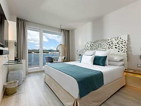 Superior Double or Twin Room with Sea View Oh La La