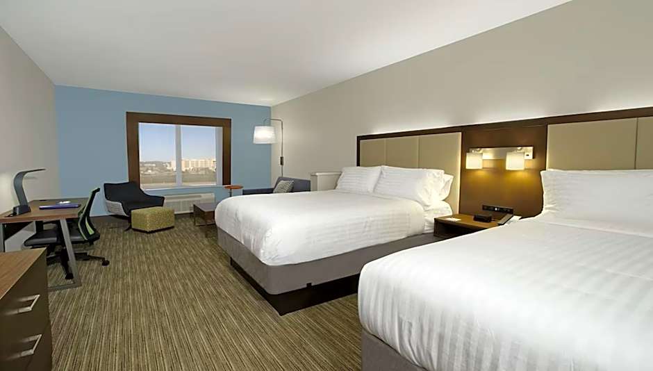 Holiday Inn Express & Suites Columbus North By IHG