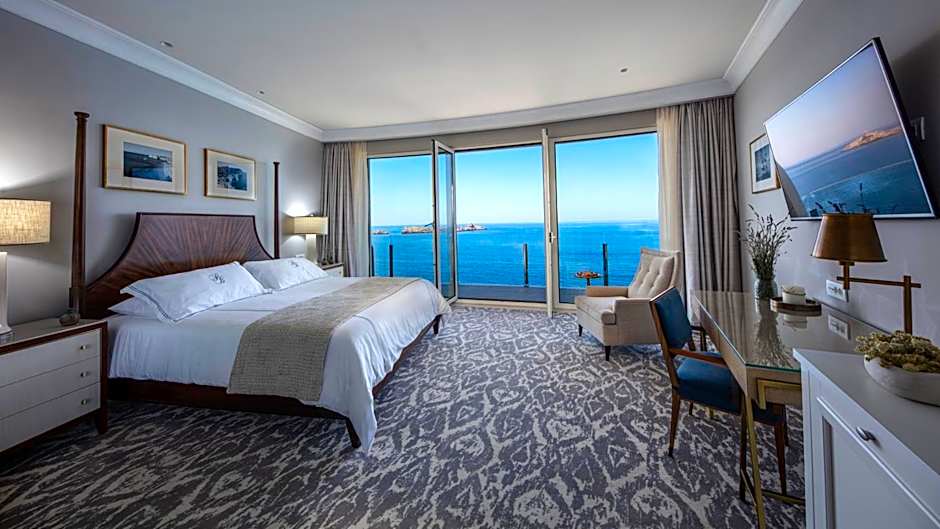 Royal Blue Hotel