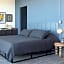 Loft In The Heart Of Americana, Have An Artsy Stay