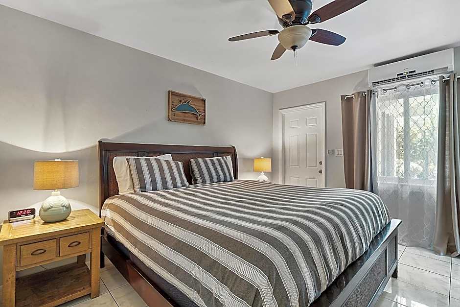 4145 By The Sea Inn & Suites
