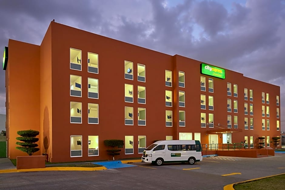 City Express Junior by Marriott Toluca Aeropuerto