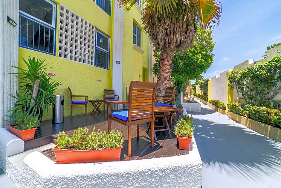 TRYP by Wyndham Aruba Adults Only Hotel