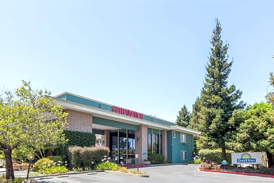 Days Inn & Suites by Wyndham Sunnyvale