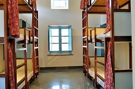 6-bed female only Ac dorm