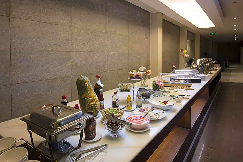 Grand Lily Hotel Suites