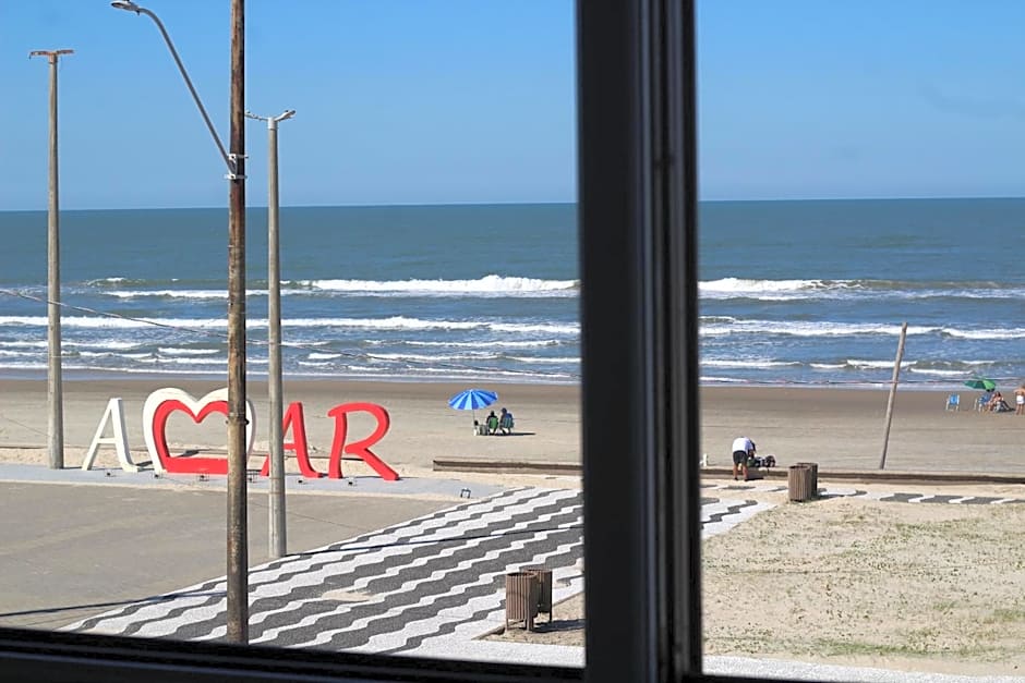 Apartamento Vista para Beira-Mar e Calçadão centro de Tramandaí
