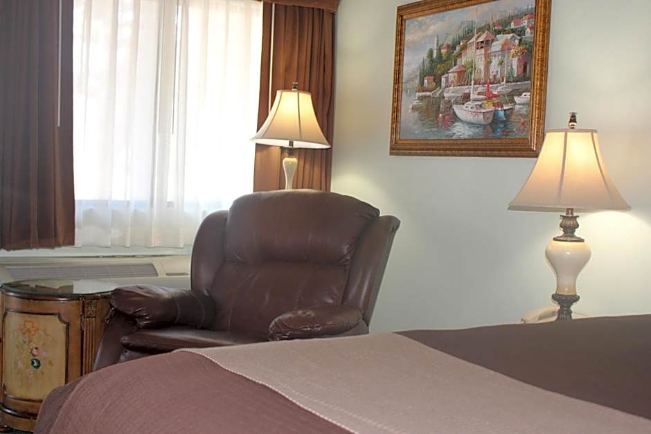 O'Cairns Inn and Suites