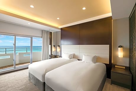Japanese-Western Style Junior Suite with Ocean/Sea View 