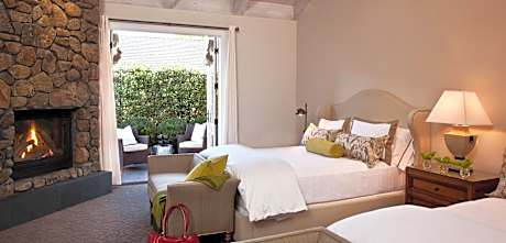 Newly Renovated - Deluxe Queen Room