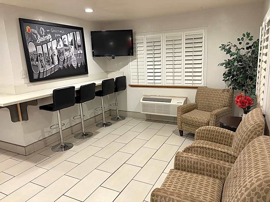 Super 8 by Wyndham Selma/Fresno Area