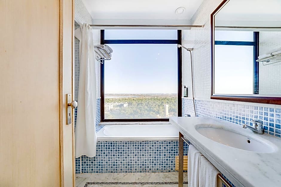 Yellow Praia Monte Gordo