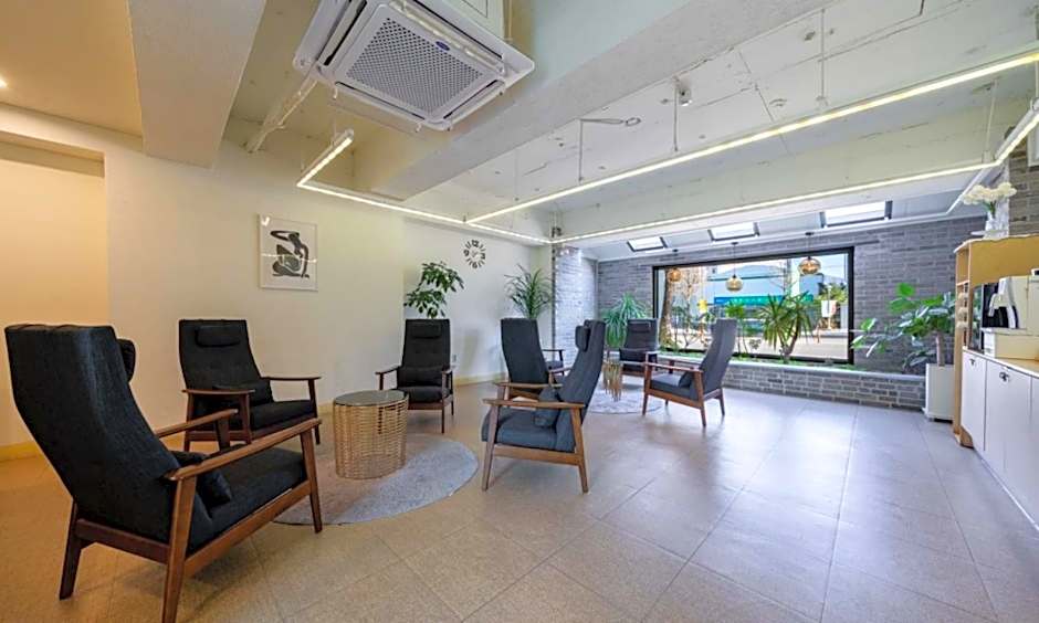 H-AVENUE Hotel NamChuncheon