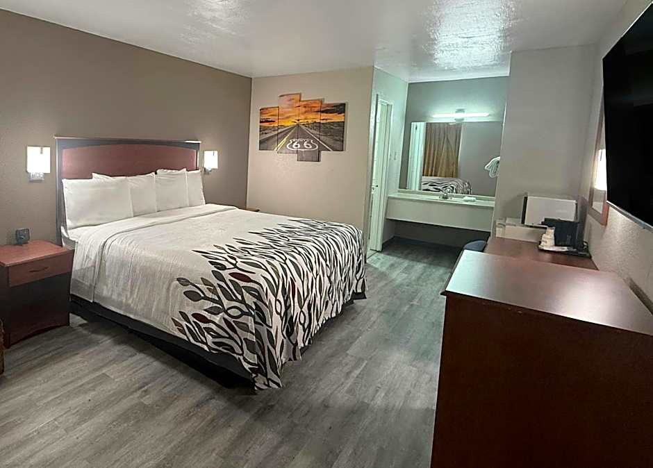 Red Roof Inn Shamrock
