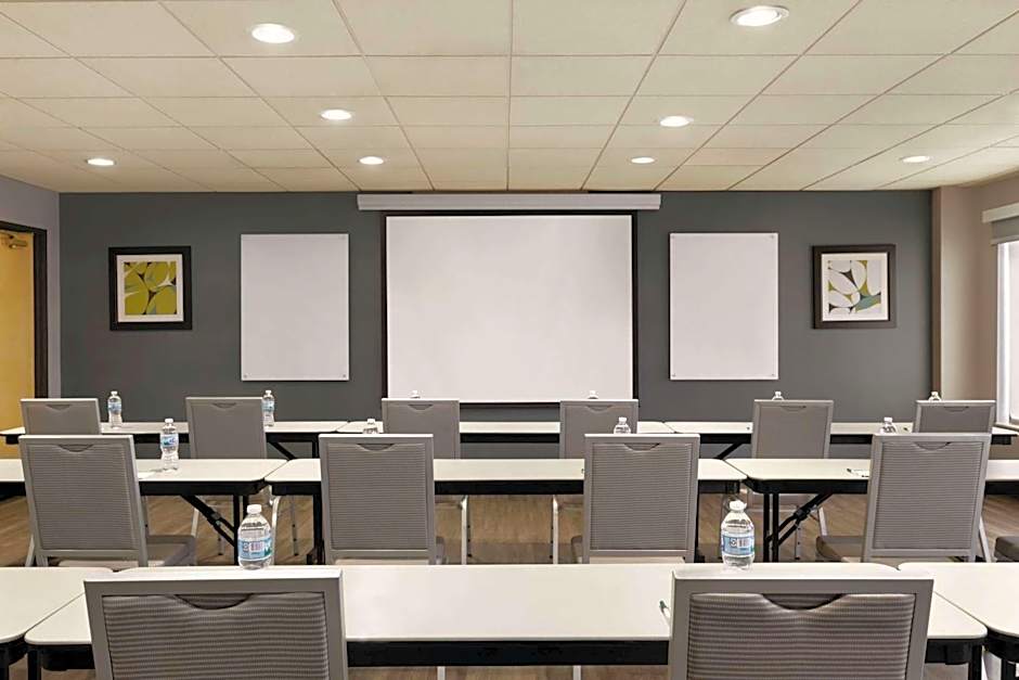 Wingate by Wyndham Cincinnati/Blue Ash