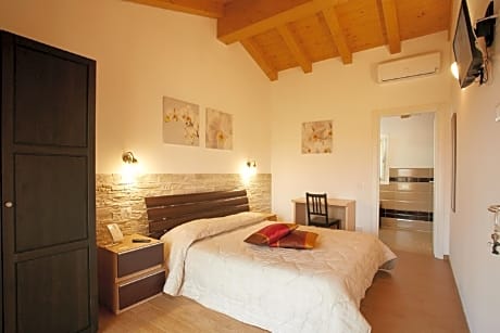 Deluxe Double Room with Extra Bed