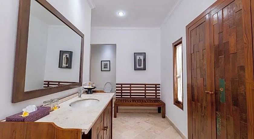 Alam Bidadari Seminyak Villas