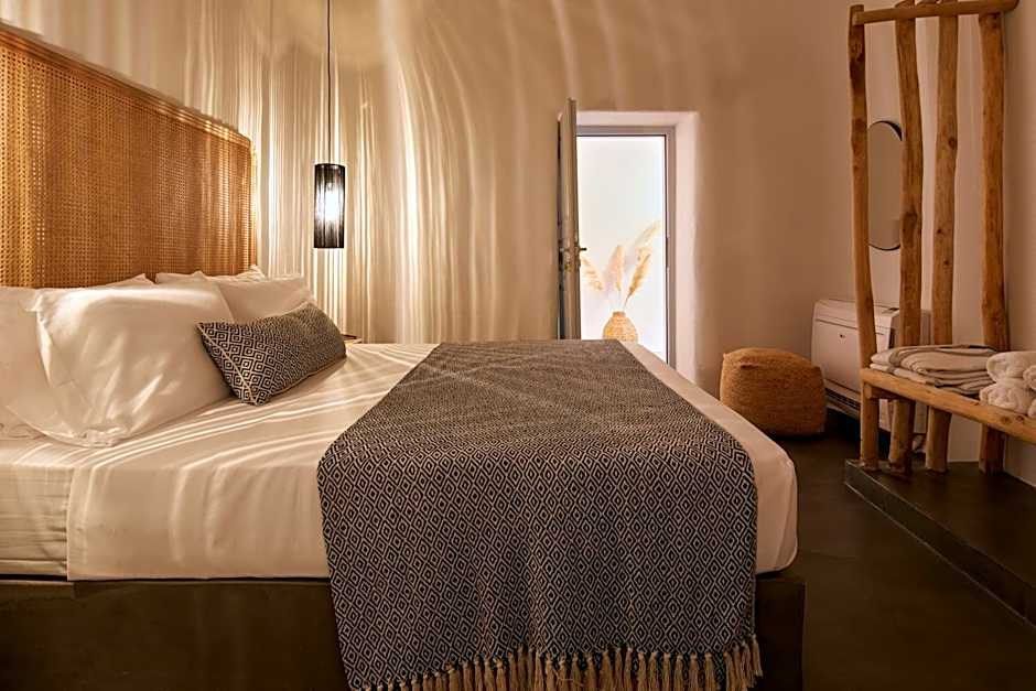 Arxegono Cave Houses Santorini