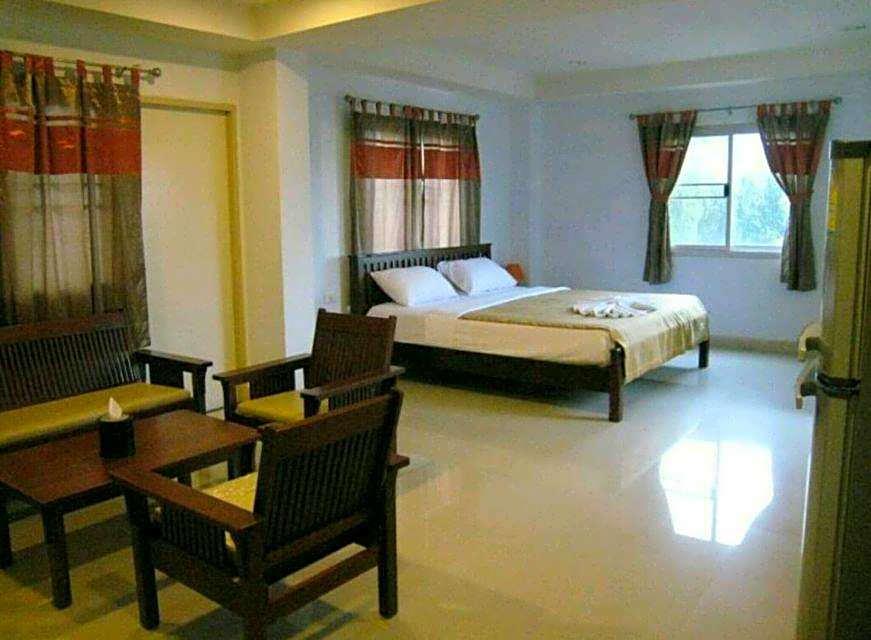Pakchong Town Hotel