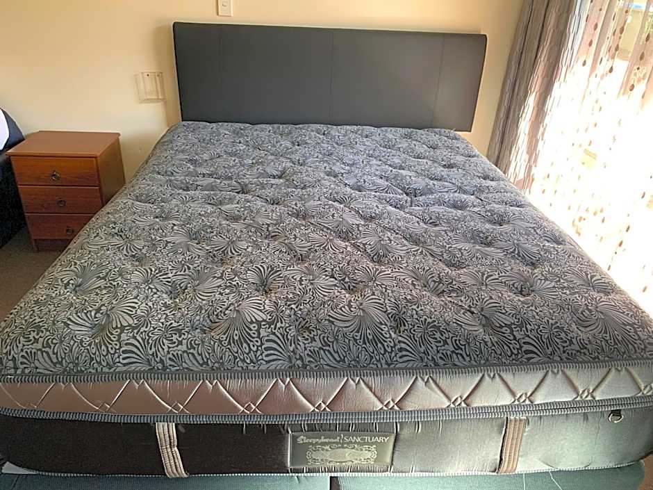 ASURE 755 Regal Court Motel