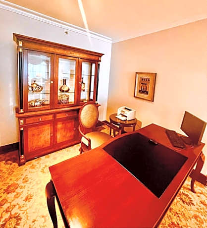 Royal Suite with Lake View