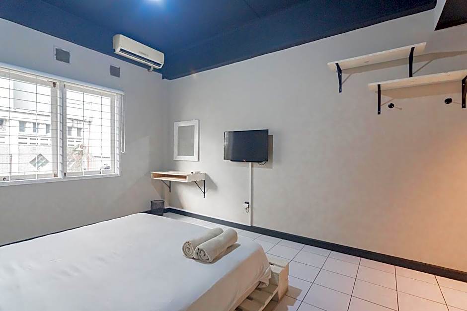 RedDoorz near Exit Toll Pasteur 5