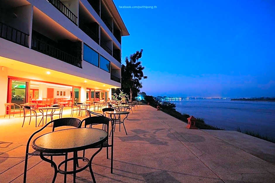 A Hotel Simply