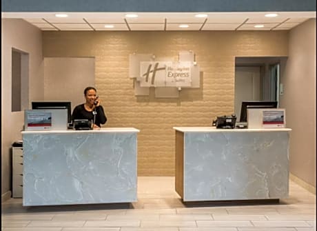 Holiday Inn Express and Suites Norwood Boston Area by IHG