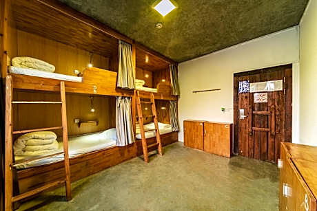 Bed in 4-Bed Mixed Dormitory Room