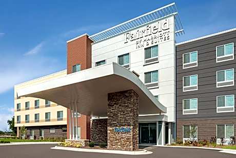 Fairfield Inn & Suites by Marriott Milwaukee West