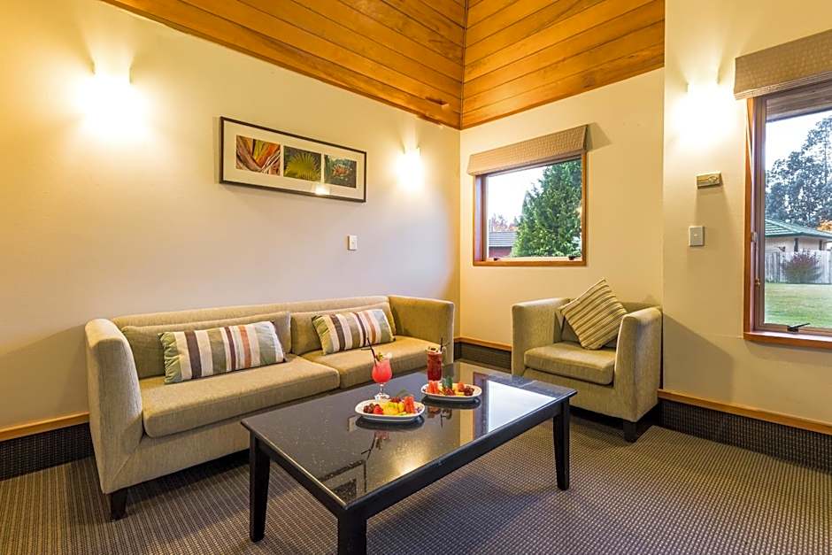 Distinction Te Anau Hotel & Villas