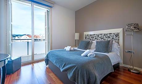 Apartment with Balcony - Ronda Sant Pere 3