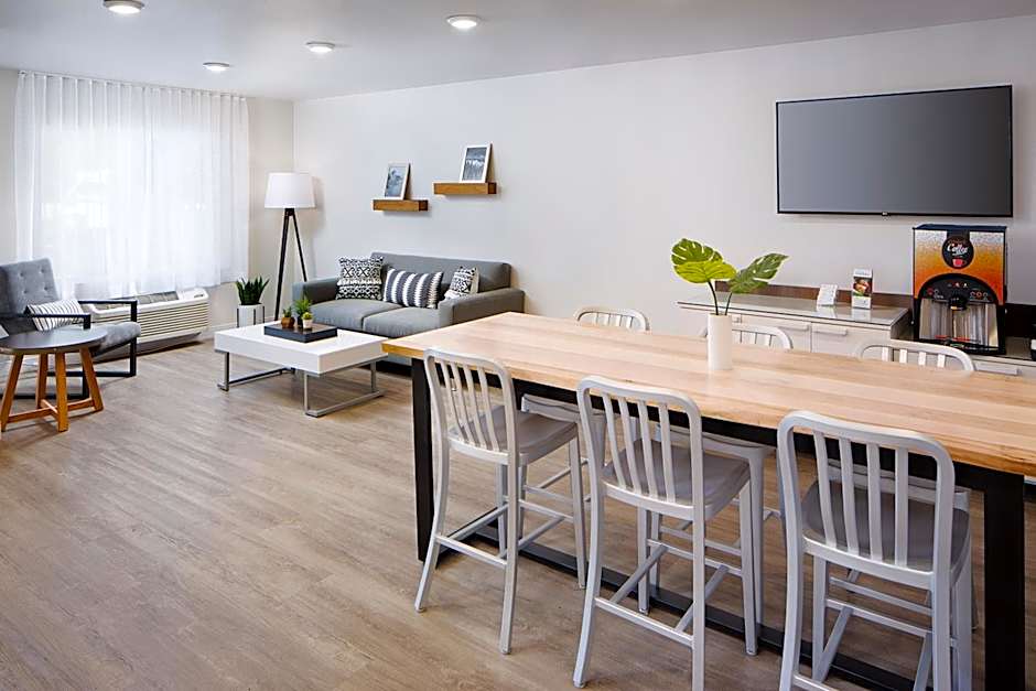 WoodSpring Suites Seattle Everett