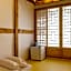 Gaeunchae Hanok Guesthouse Jeonju