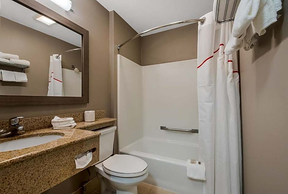 Red Roof Inn & Suites Vineland - Buena