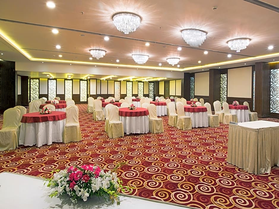 The Grand Magrath Hotel