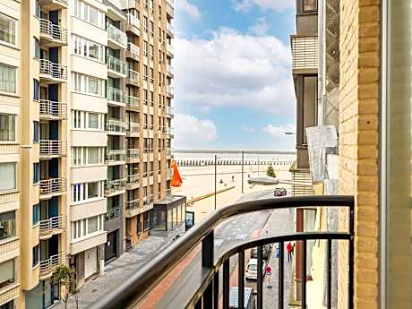 Apartment in Oostende with balcony