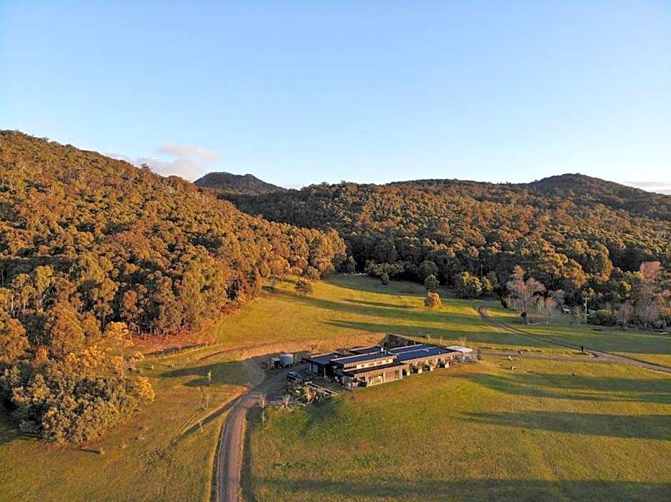 Hanging Rock Views
