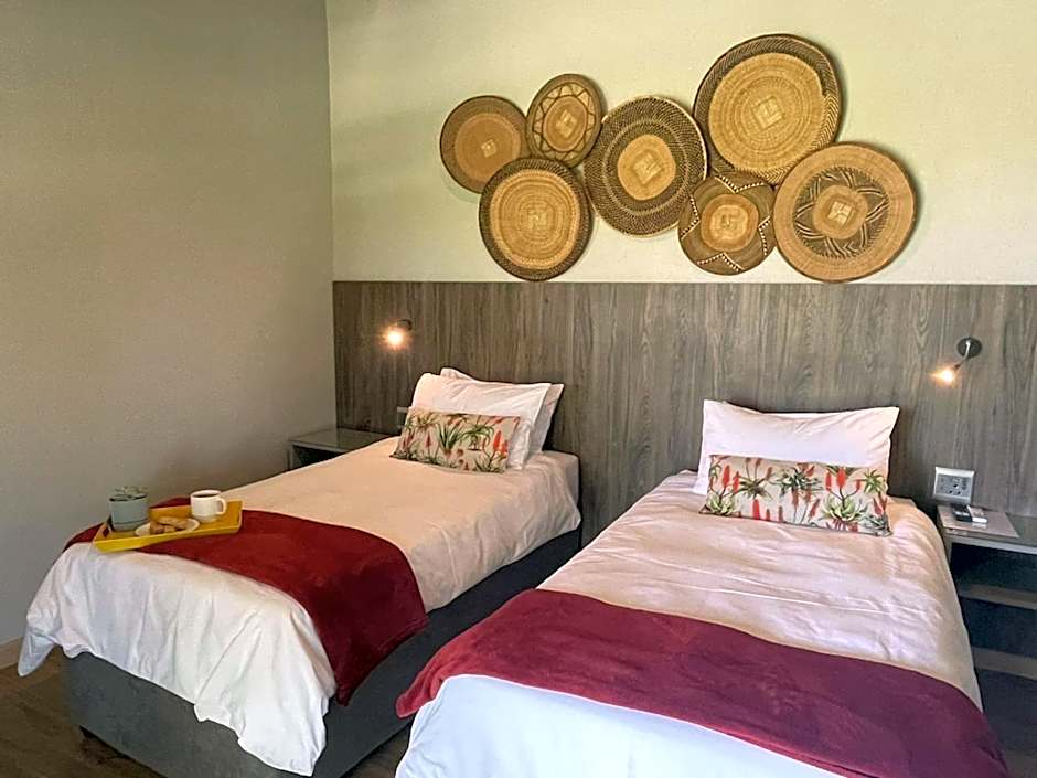 Khululeka Safaris Lodge