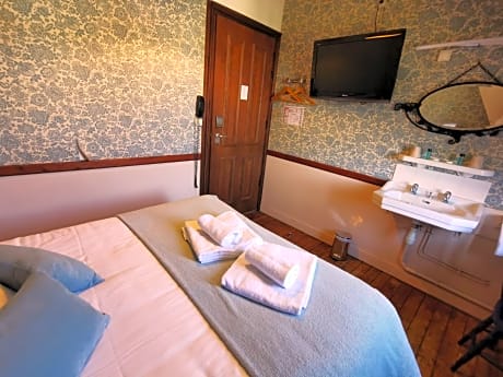 Double Room with Shared Bathroom